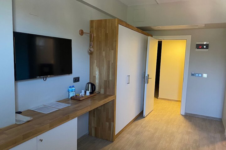 Room 7 of 23