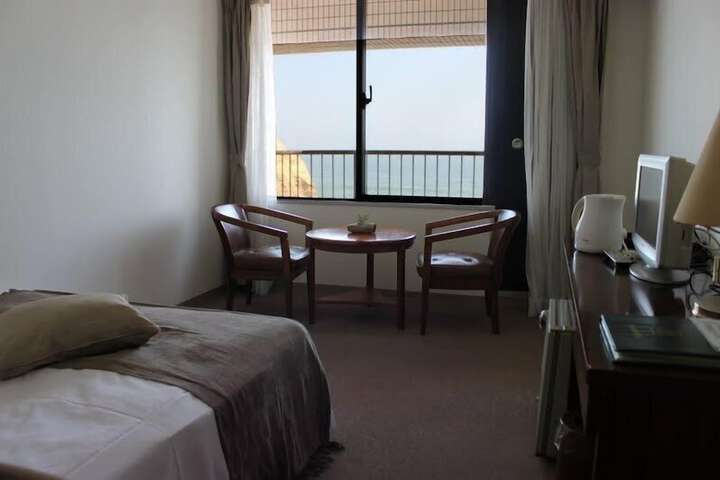 Room 19 of 42