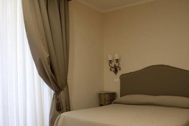 Room 18 of 32