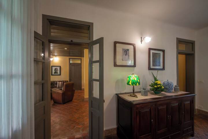 Room 28 of 69