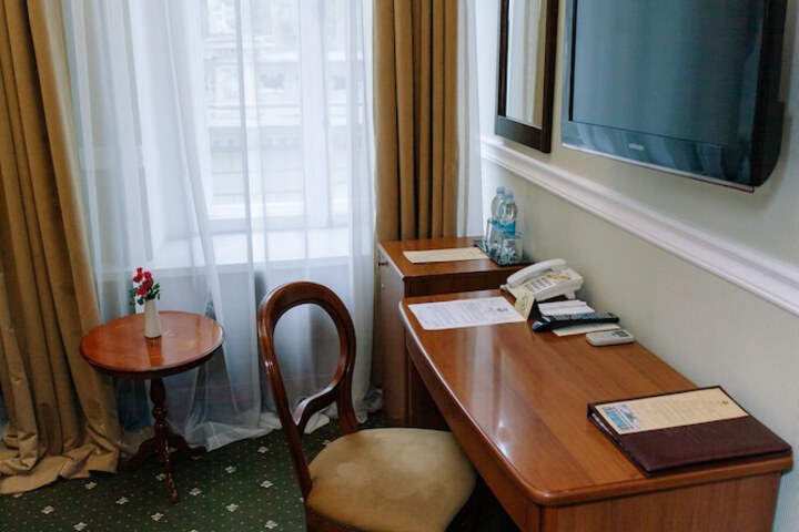 Room 10 of 73