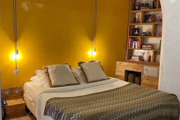 Room 13 of 72