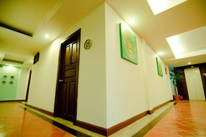 Ballroom/Hall 27 of 46
