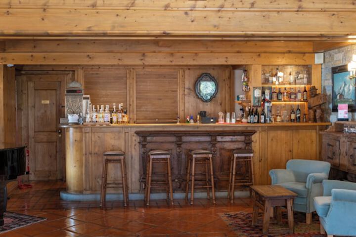 Lounge 148 of 172