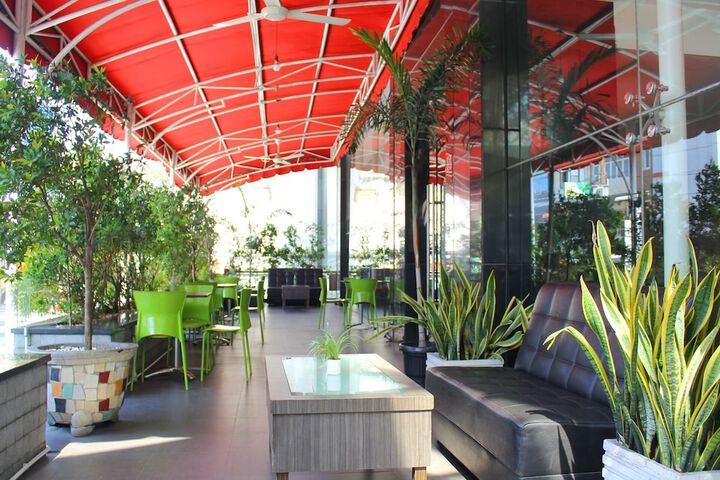 Terrace/Patio 12 of 32