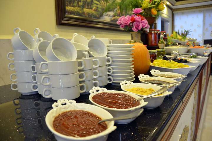 Dining 85 of 110