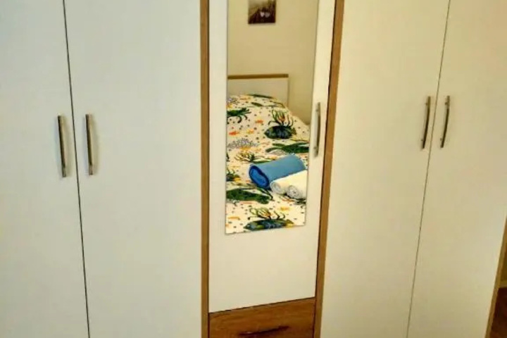 Room 2 of 7