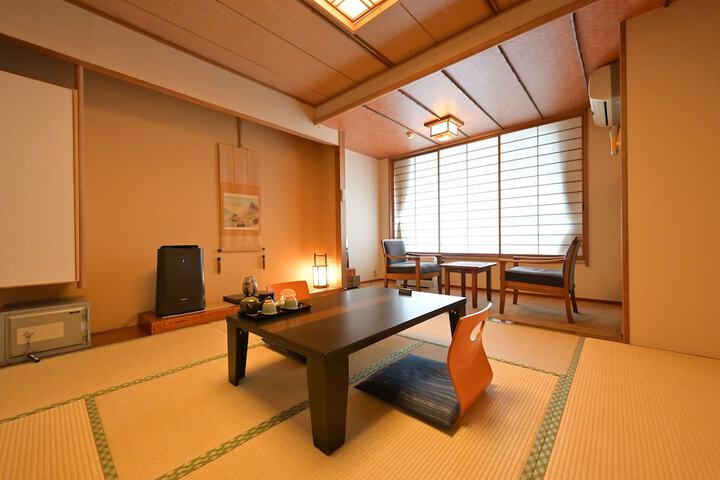 Room 3 of 21