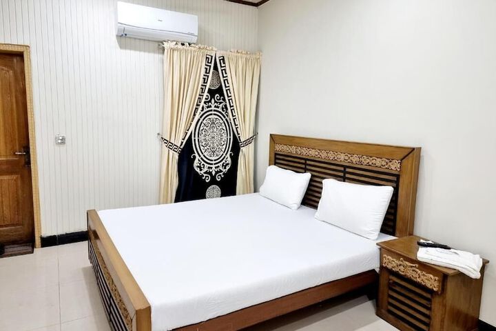 Room 5 of 20