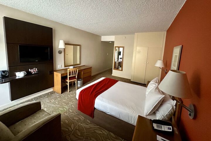Room 9 of 62
