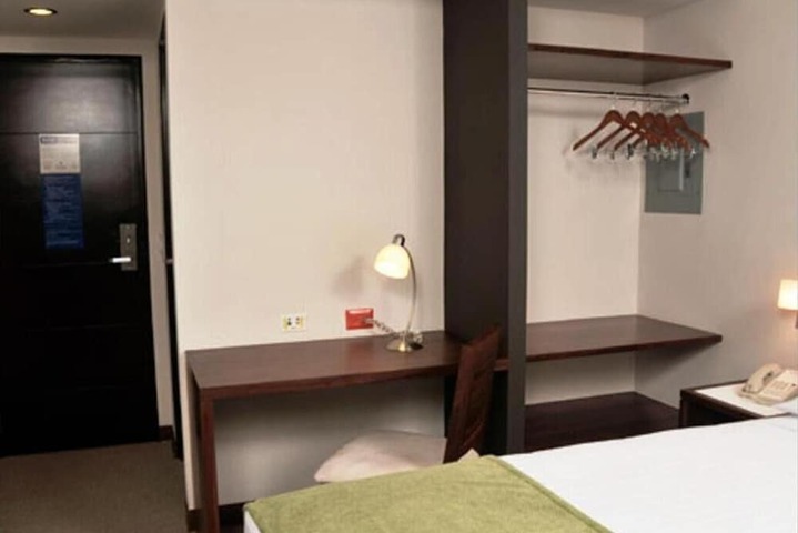 Room 17 of 66