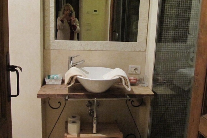 Room 21 of 41