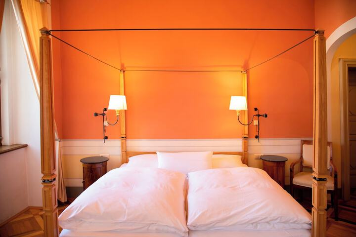Room 37 of 61