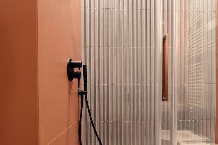 Room 16 of 23