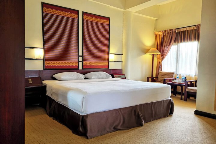 Room 3 of 20