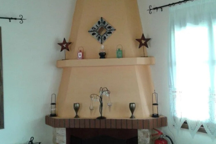 Elia Houses