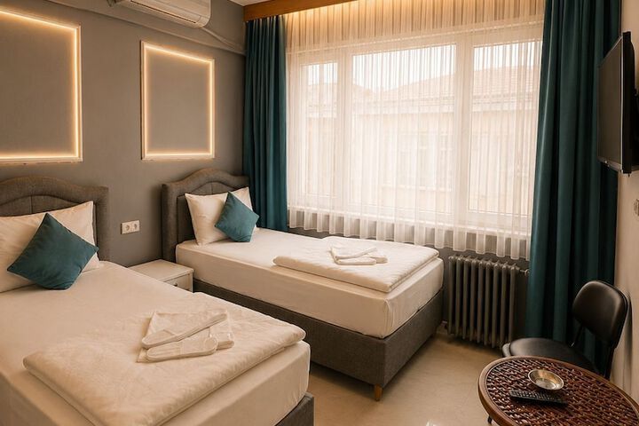 Room 4 of 76