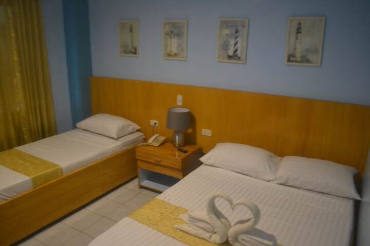Room 8 of 36