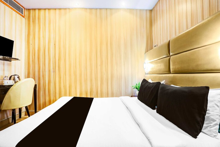Room 9 of 22