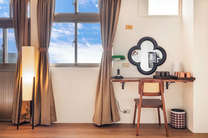Room 4 of 191