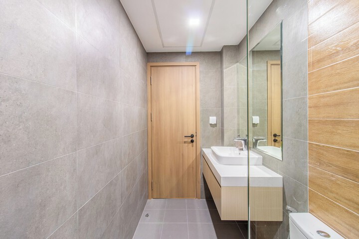 Room 6 of 16