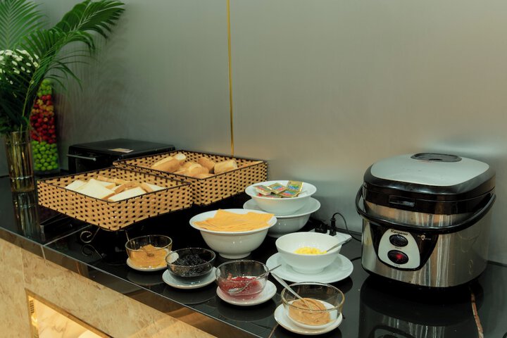 Breakfast/Coffee Service 87 of 119