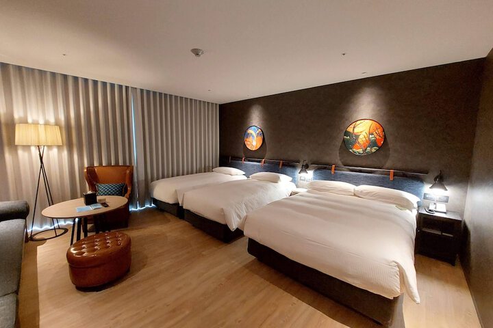 Room 8 of 44