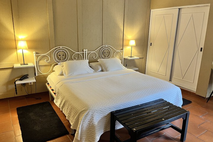 Room 9 of 72