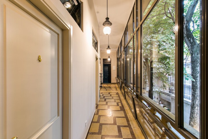Ballroom/Hall 60 of 72