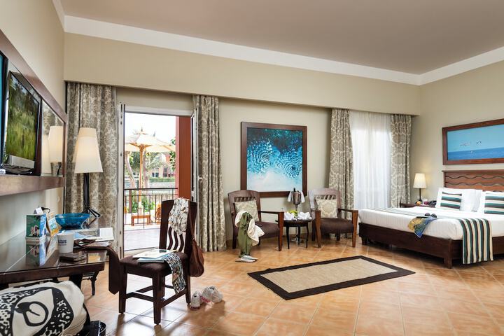 Room 28 of 77