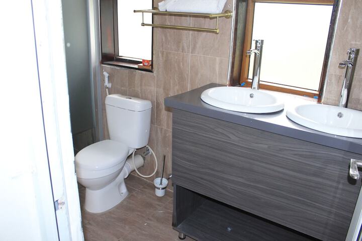 Room 10 of 27