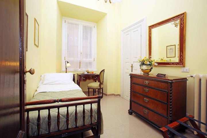 Room 4 of 34