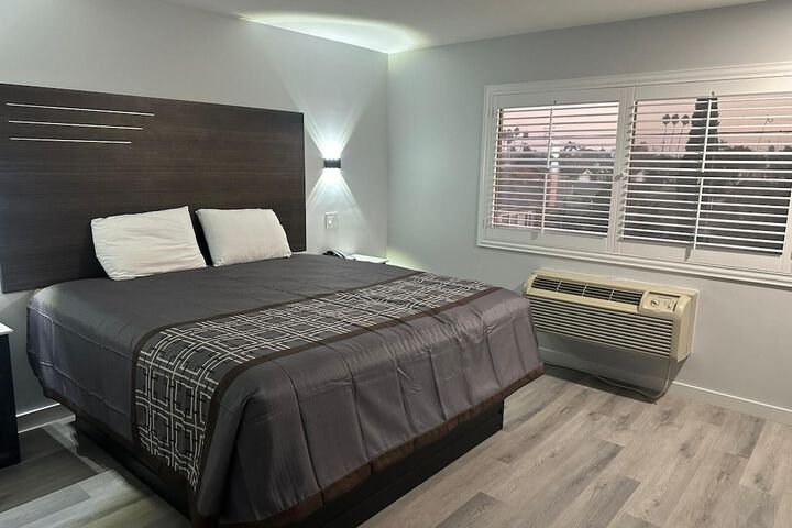 Room 7 of 25