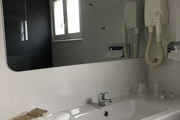Room 59 of 94
