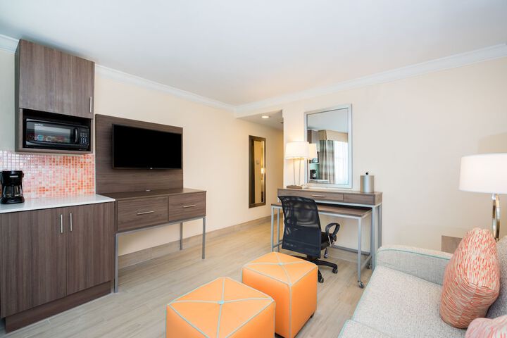 Room 3 of 43