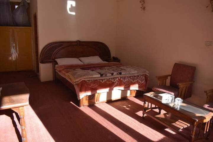 Room 4 of 14
