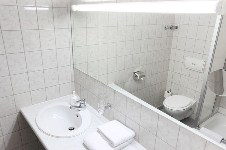 Room 13 of 25