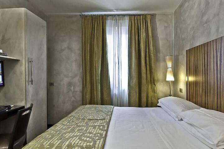Room 36 of 106