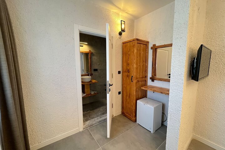 Room 10 of 46