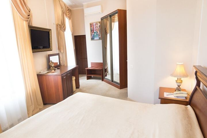 Room 25 of 73