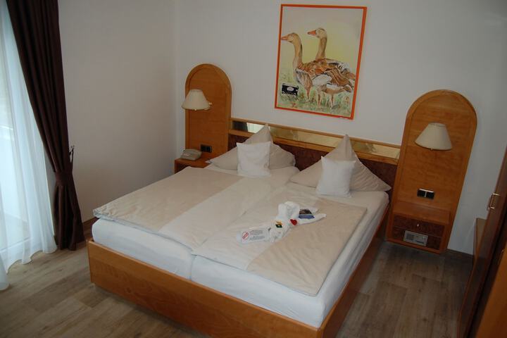 Room 11 of 45