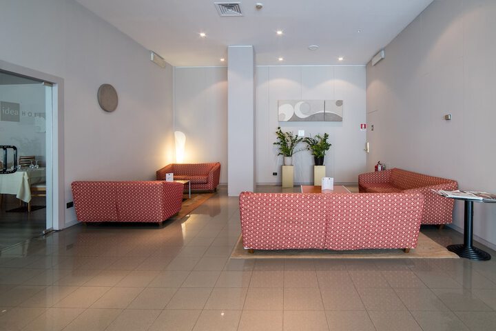 Hotel Interior 6 of 40