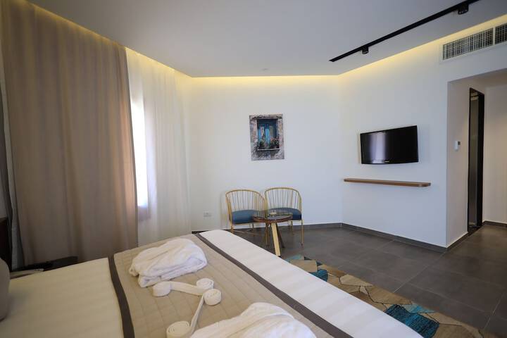 Room 40 of 76