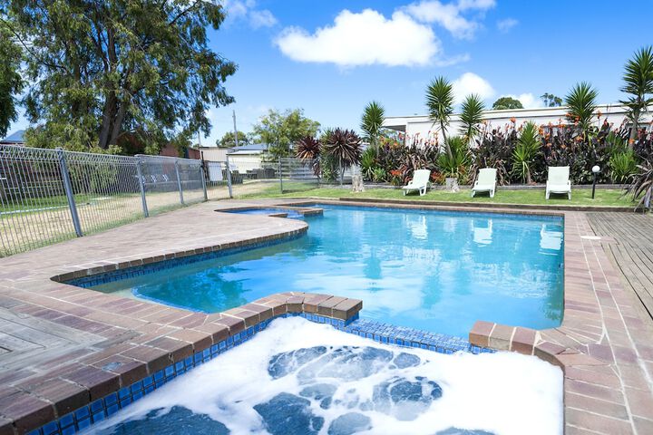 Pool Hotel