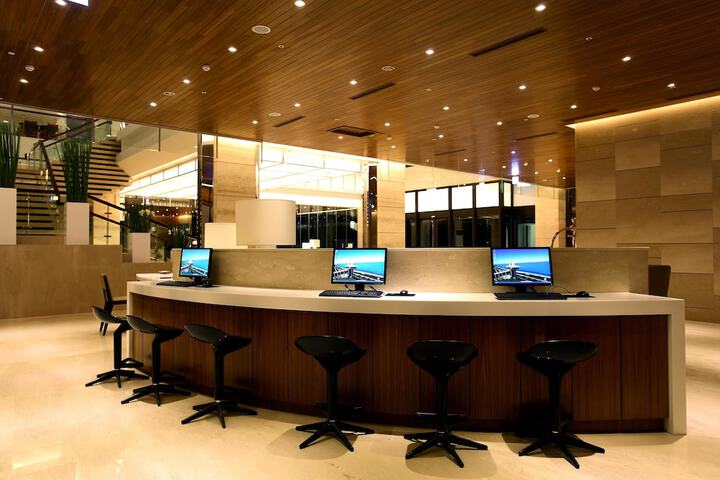 Business Center 49 of 61