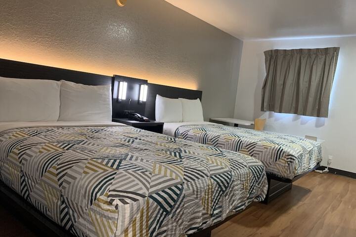 Room 15 of 33