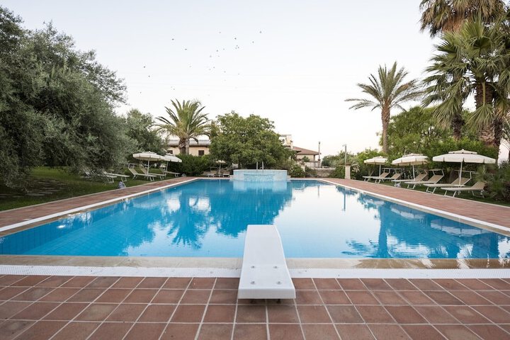 Hotel Pool