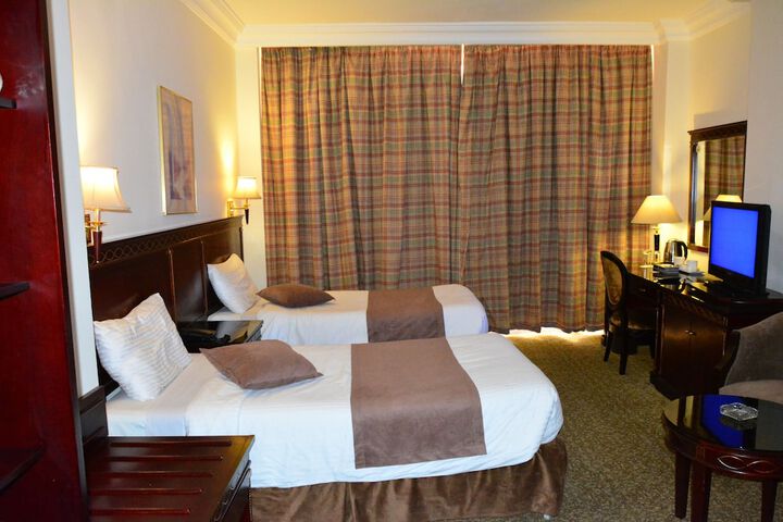 Room 14 of 37