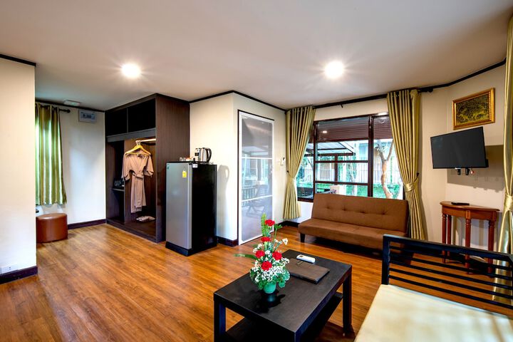 Room 44 of 179