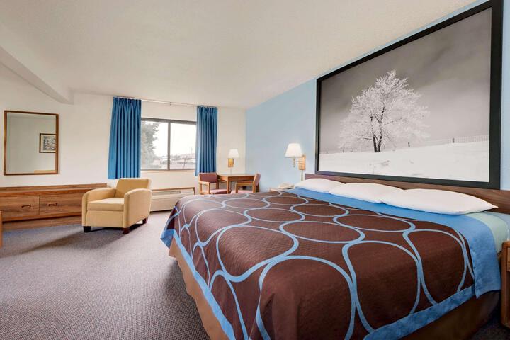 1 King Bed (8 of 14)